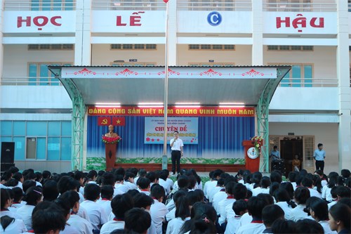 Trường THCS Bình Chánh - Chuyên đề - Công ơn Cha Mẹ và sự đền đáp công ơn Cha Mẹ